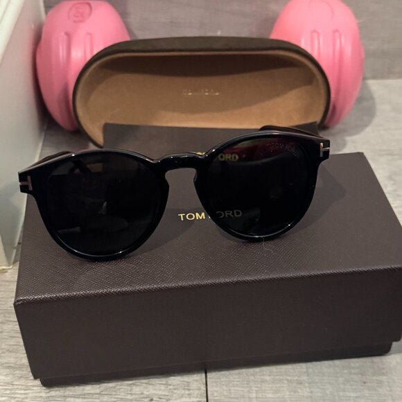 Tom Ford Black Round Sunglasses - Viral Minimalist Trend main image 4